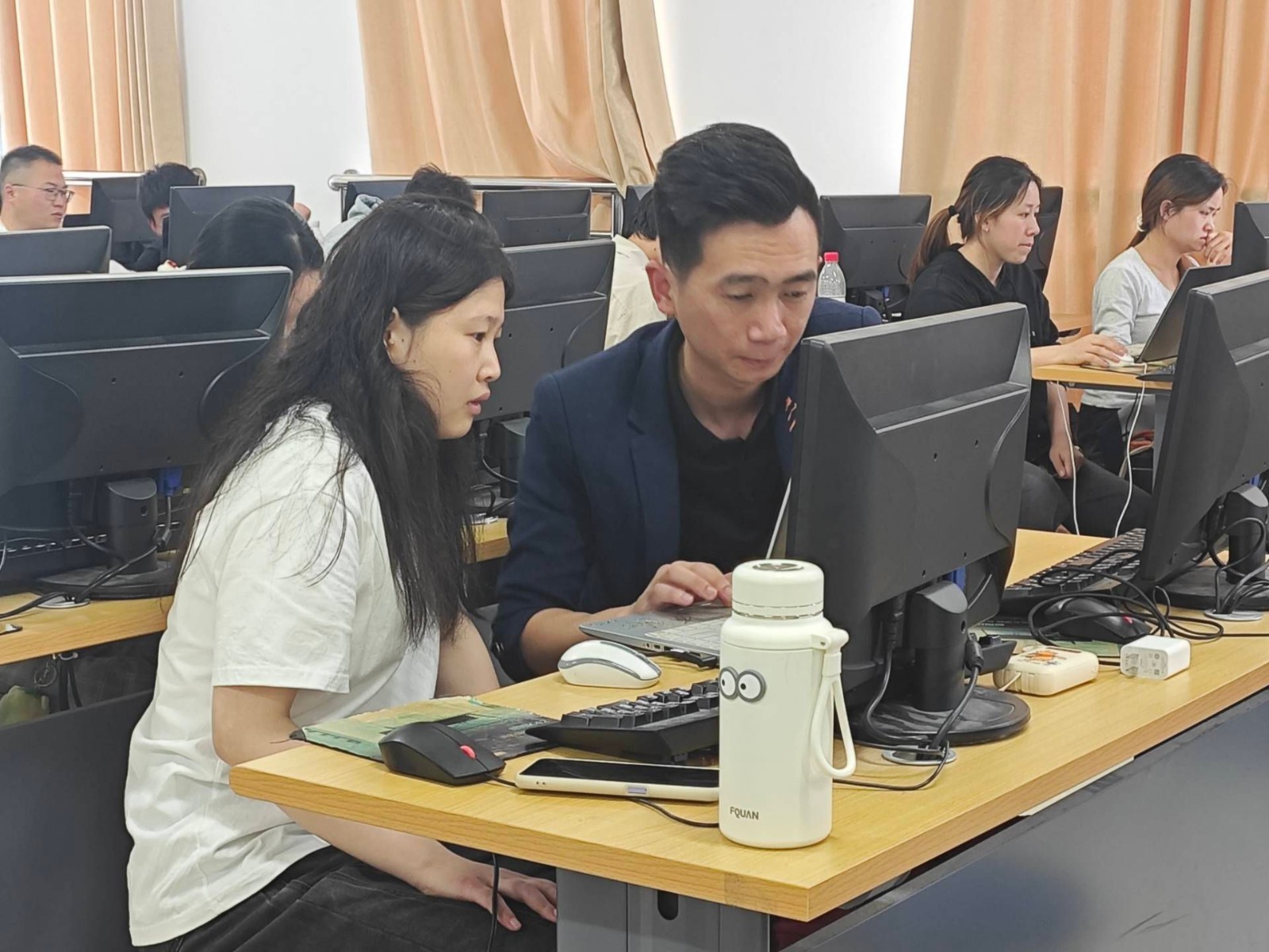 粤嵌科技为贵州师范大学数学科学学院开展数据分析实训活动
